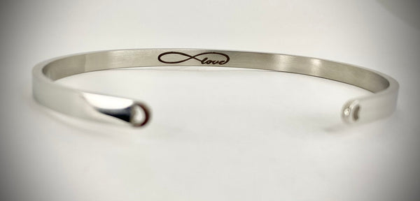 Hakuna Matata Mantra Bangle
